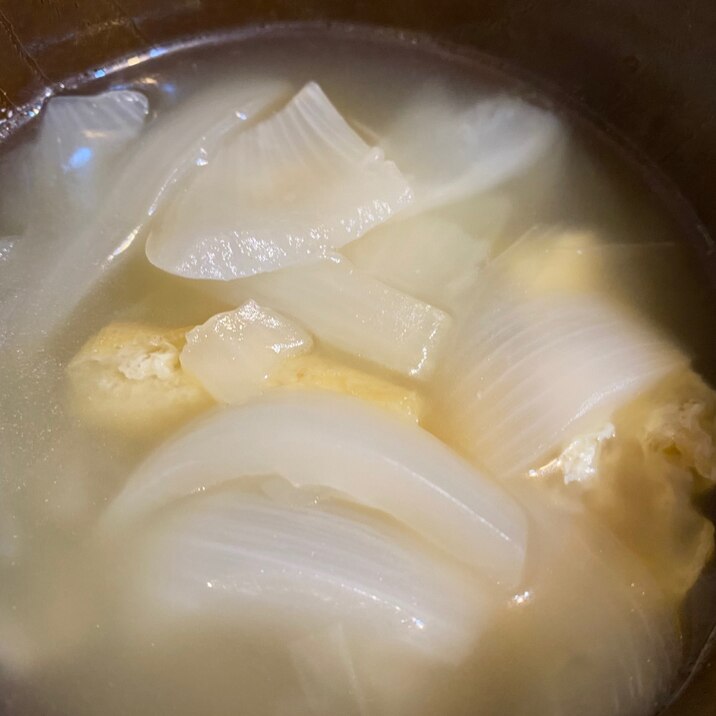 玉ねぎと油揚げのコンソメスープ